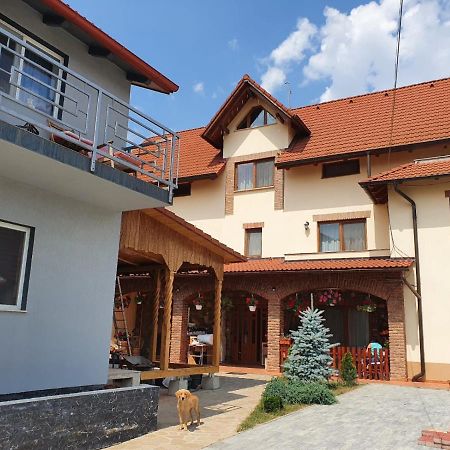 Apartament La Casa In Curte Comuna Appartement Codlea Buitenkant foto