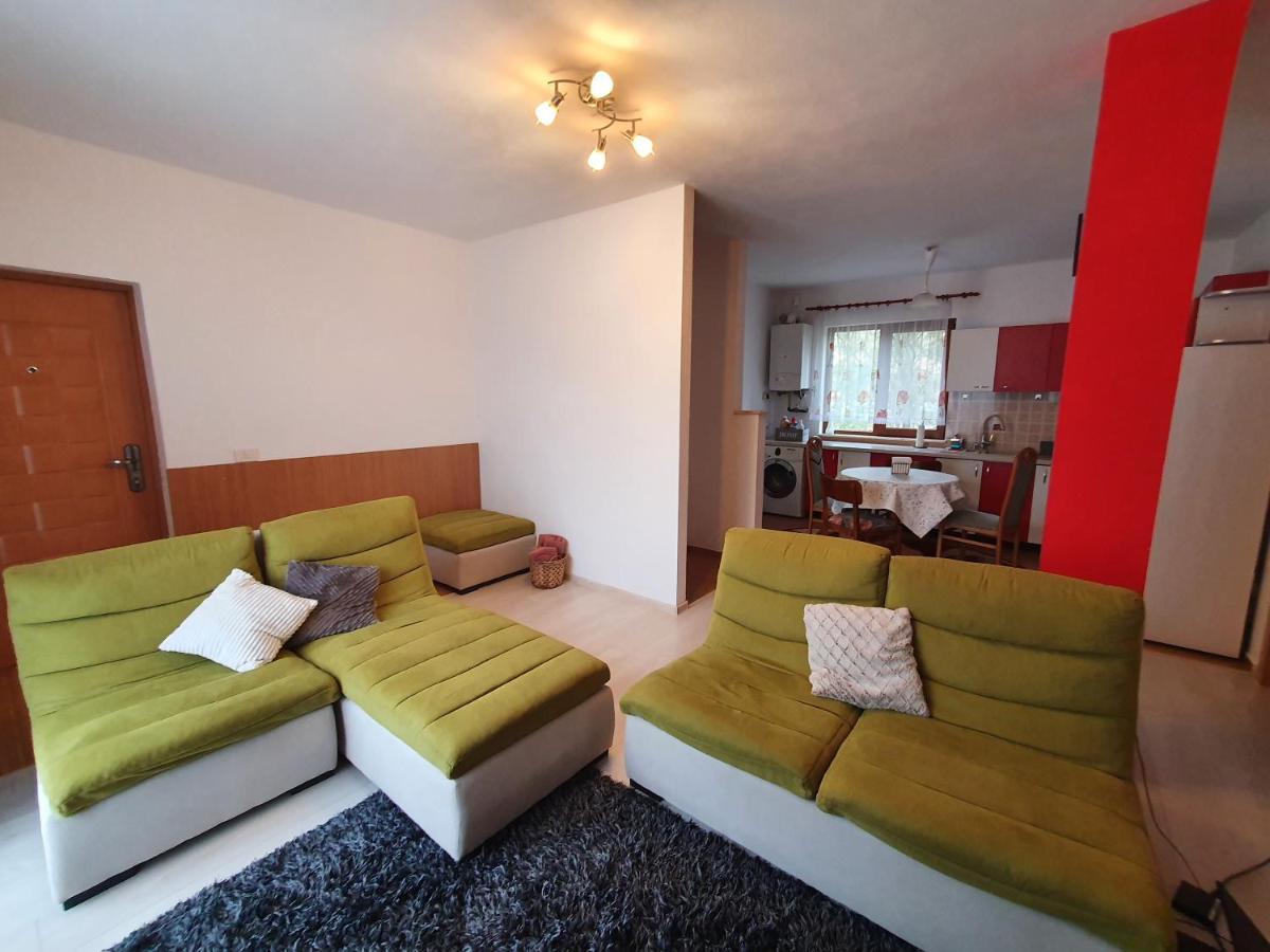 Apartament La Casa In Curte Comuna Appartement Codlea Buitenkant foto