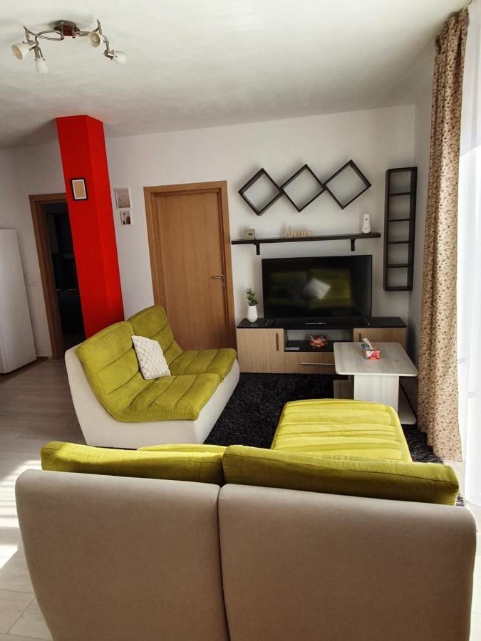Apartament La Casa In Curte Comuna Appartement Codlea Buitenkant foto