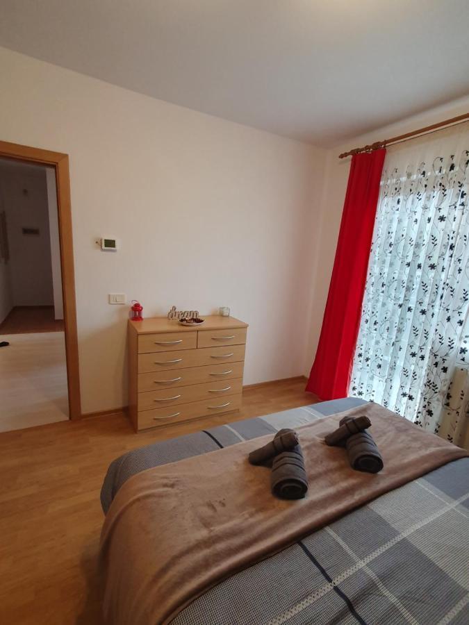 Apartament La Casa In Curte Comuna Appartement Codlea Buitenkant foto