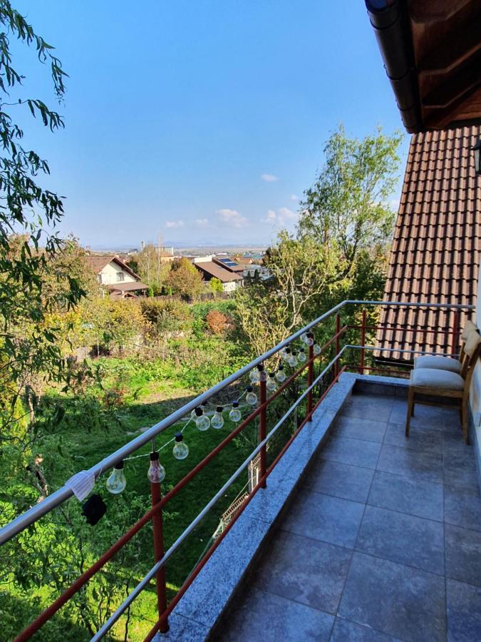 Apartament La Casa In Curte Comuna Appartement Codlea Buitenkant foto